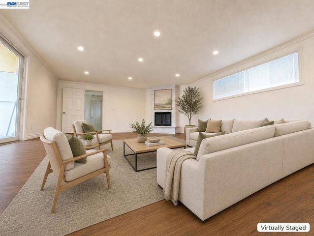 4125 Los Coyotes Diagonal, Lakewood, CA 90713