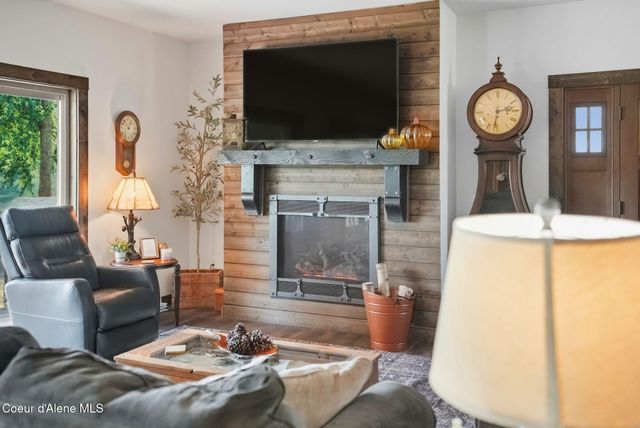 530 Cottonwood Dr, St. Maries, ID 83861