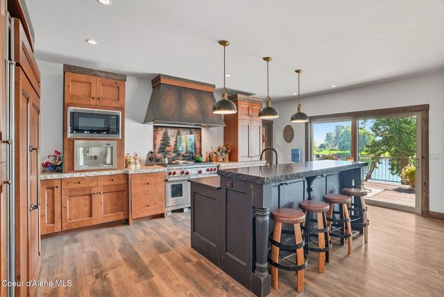 530 Cottonwood Dr, St. Maries, ID 83861