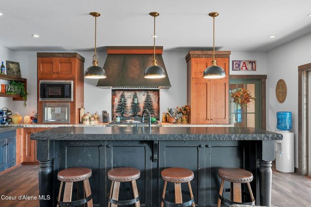 530 Cottonwood Dr, St. Maries, ID 83861