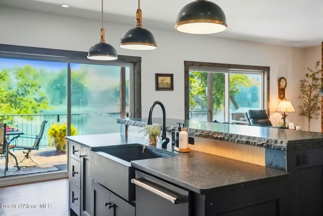 530 Cottonwood Dr, St. Maries, ID 83861