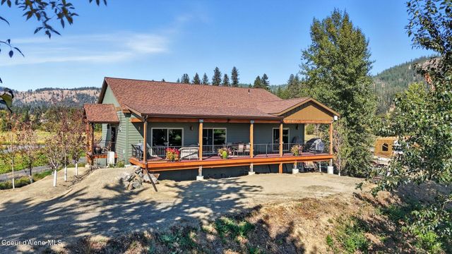 530 Cottonwood Dr, St. Maries, ID 83861