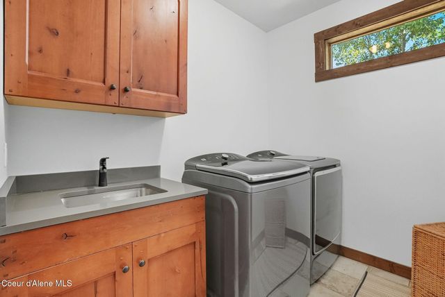 530 Cottonwood Dr, St. Maries, ID 83861