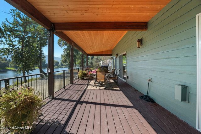 530 Cottonwood Dr, St. Maries, ID 83861