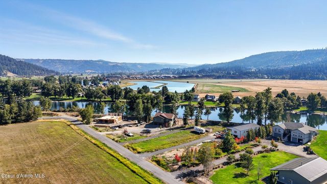 530 Cottonwood Dr, St. Maries, ID 83861