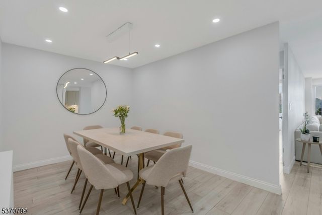 1203 River Rd 11D, Edgewater Boro, NJ 07020