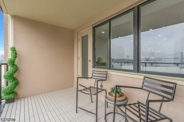 1203 River Rd 11D, Edgewater Boro, NJ 07020