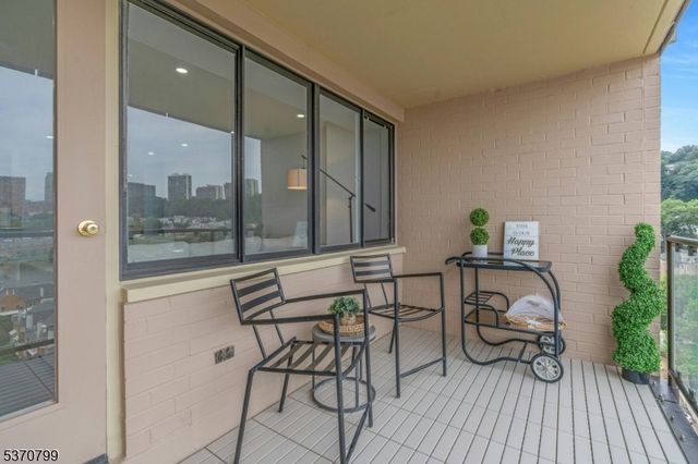 1203 River Rd 11D, Edgewater Boro, NJ 07020