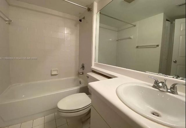 2600 S University Drive 207, Davie, FL 33328