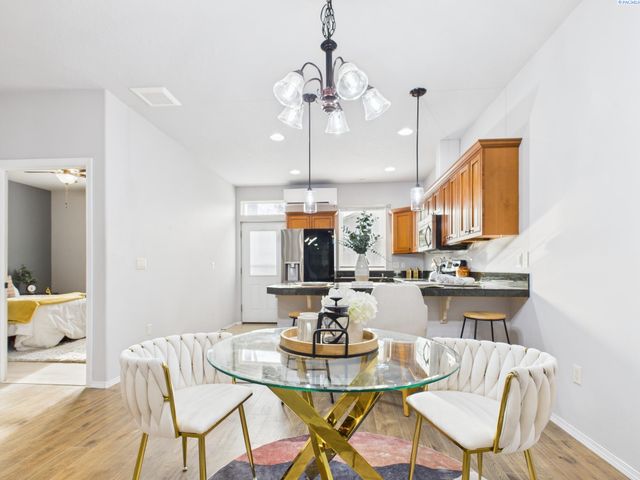 4215 W 2nd Ave, Kennewick, WA 99336