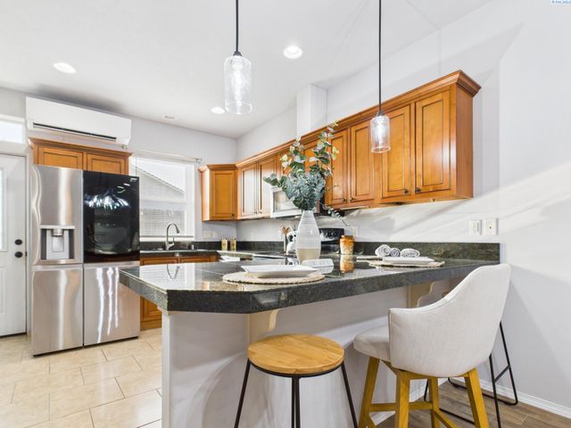 4215 W 2nd Ave, Kennewick, WA 99336