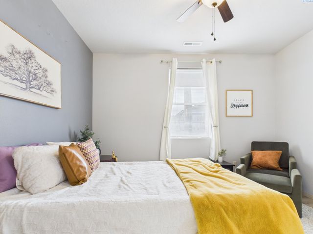 4215 W 2nd Ave, Kennewick, WA 99336