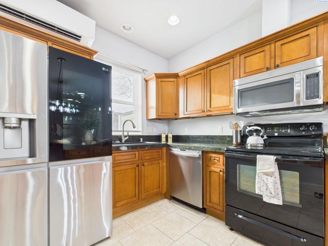 4215 W 2nd Ave, Kennewick, WA 99336