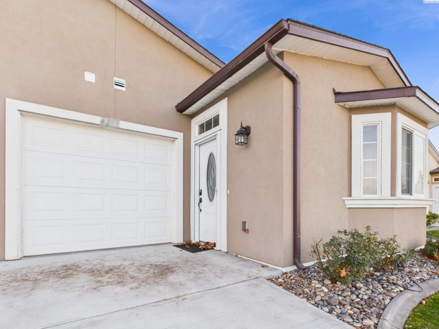 4215 W 2nd Ave, Kennewick, WA 99336