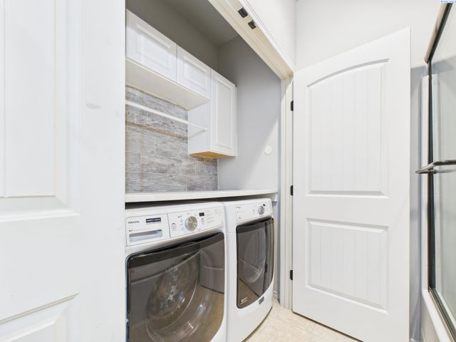 4215 W 2nd Ave, Kennewick, WA 99336