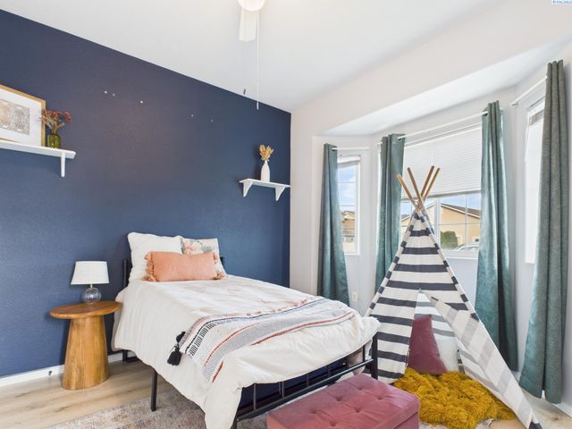 4215 W 2nd Ave, Kennewick, WA 99336