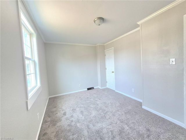 758 Clemmonsville Circle, Winston-salem, NC 27107