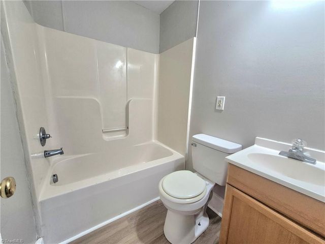 758 Clemmonsville Circle, Winston-salem, NC 27107