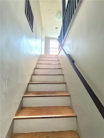 758 Clemmonsville Circle, Winston-salem, NC 27107