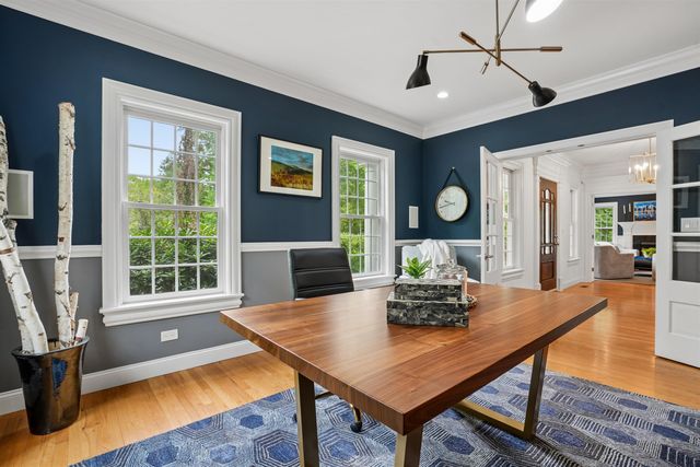 14 Aspen Lane, Bedford, NH 03110