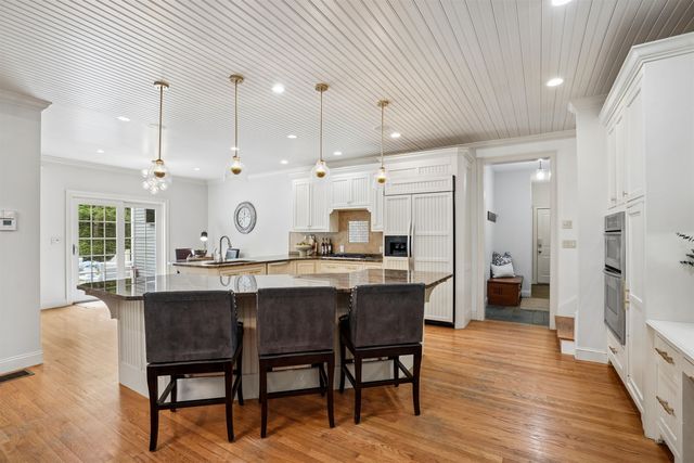 14 Aspen Lane, Bedford, NH 03110