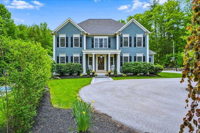 14 Aspen Lane, Bedford, NH 03110