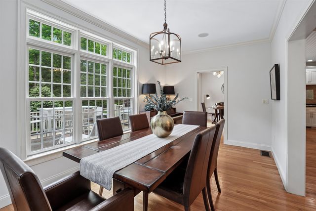 14 Aspen Lane, Bedford, NH 03110