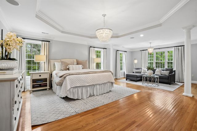 14 Aspen Lane, Bedford, NH 03110