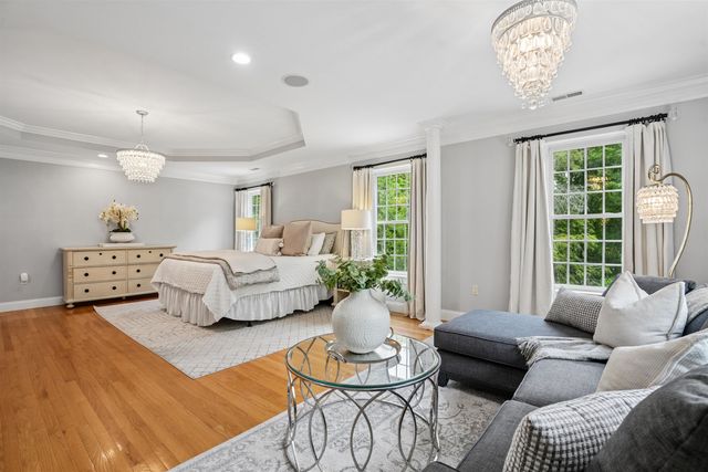 14 Aspen Lane, Bedford, NH 03110