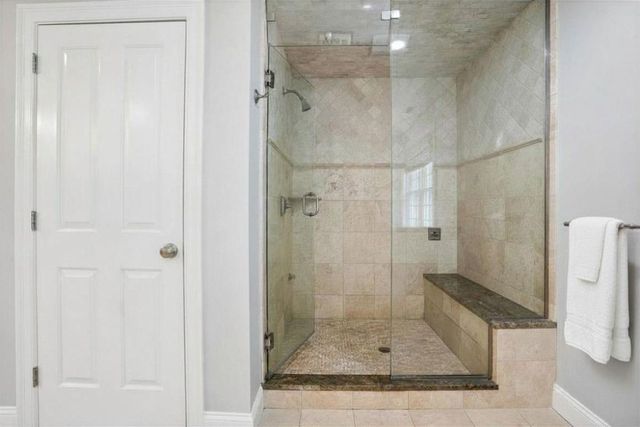 14 Aspen Lane, Bedford, NH 03110