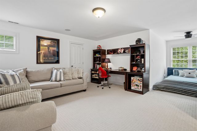 14 Aspen Lane, Bedford, NH 03110