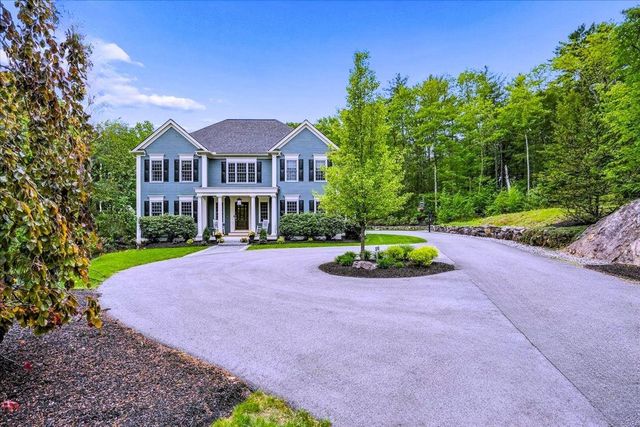 14 Aspen Lane, Bedford, NH 03110