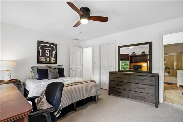 14 Aspen Lane, Bedford, NH 03110