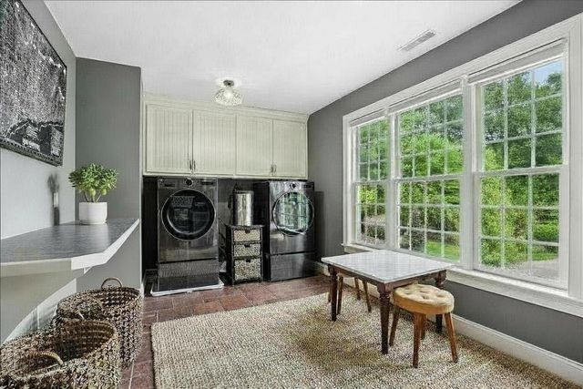 14 Aspen Lane, Bedford, NH 03110