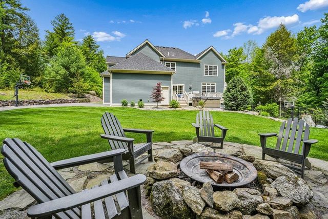 14 Aspen Lane, Bedford, NH 03110