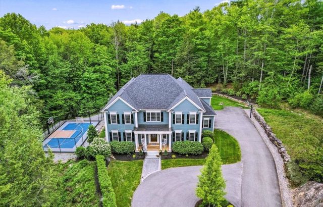 14 Aspen Lane, Bedford, NH 03110