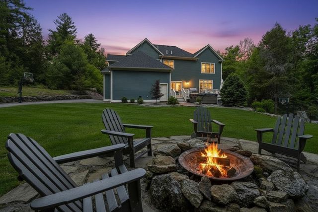 14 Aspen Lane, Bedford, NH 03110
