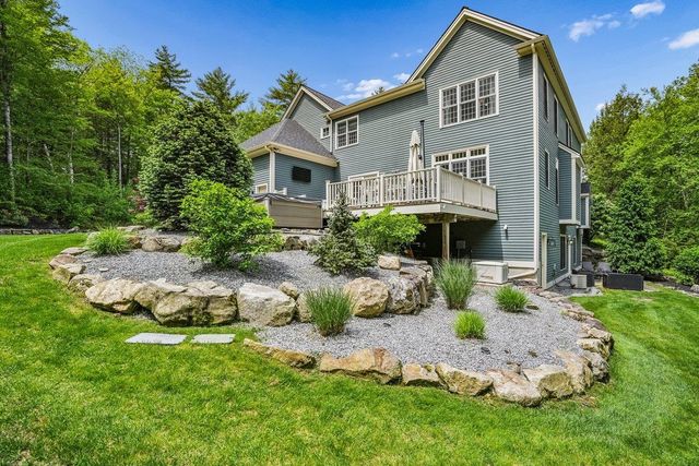 14 Aspen Lane, Bedford, NH 03110