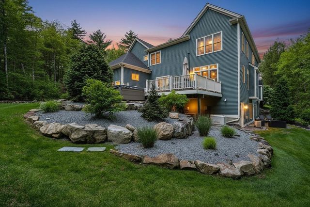 14 Aspen Lane, Bedford, NH 03110