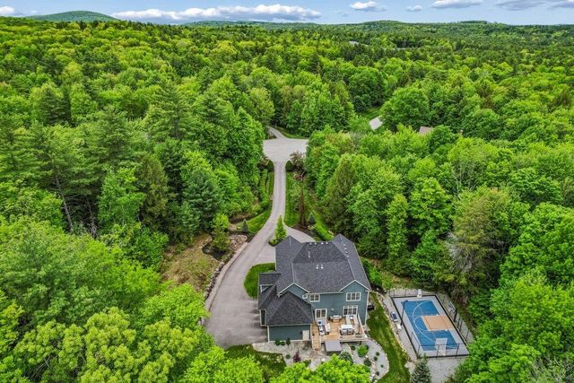 14 Aspen Lane, Bedford, NH 03110