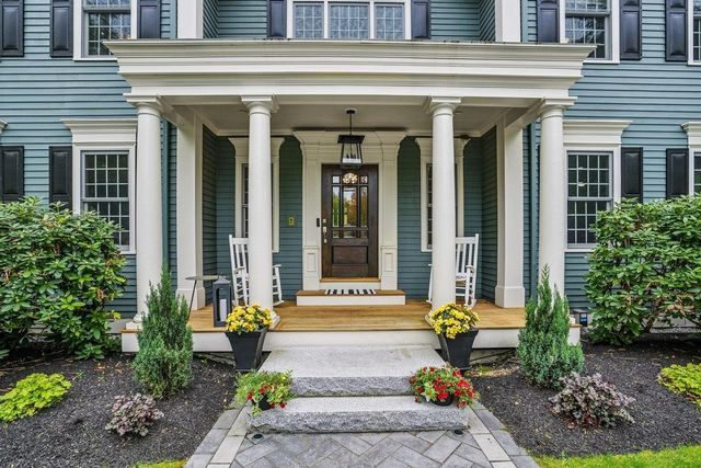 14 Aspen Lane, Bedford, NH 03110