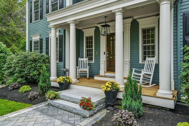 14 Aspen Lane, Bedford, NH 03110