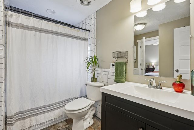 4950 NW 47th Avenue, Des Moines, IA 50310