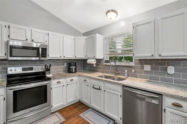 9764 Lee Drive, Hillsboro, MO 63050