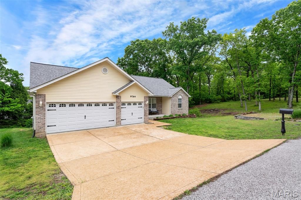 9764 Lee Drive, Hillsboro, MO 63050