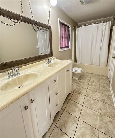 519 Magnolia Drive, Jennings, LA 70546