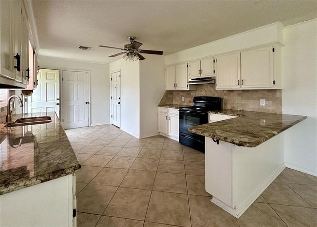 519 Magnolia Drive, Jennings, LA 70546