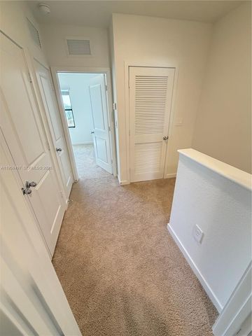 323 NE 16th St, Florida City, FL 33034