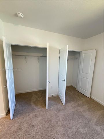 323 NE 16th St, Florida City, FL 33034