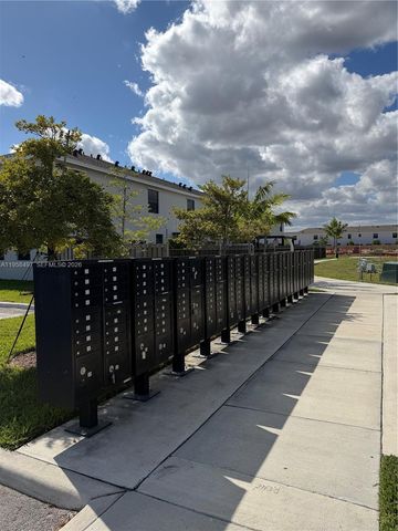 323 NE 16th St, Florida City, FL 33034